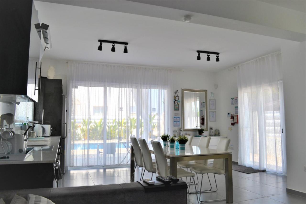 Villa Kolibri- Mythical Sands Paralimni Exterior foto