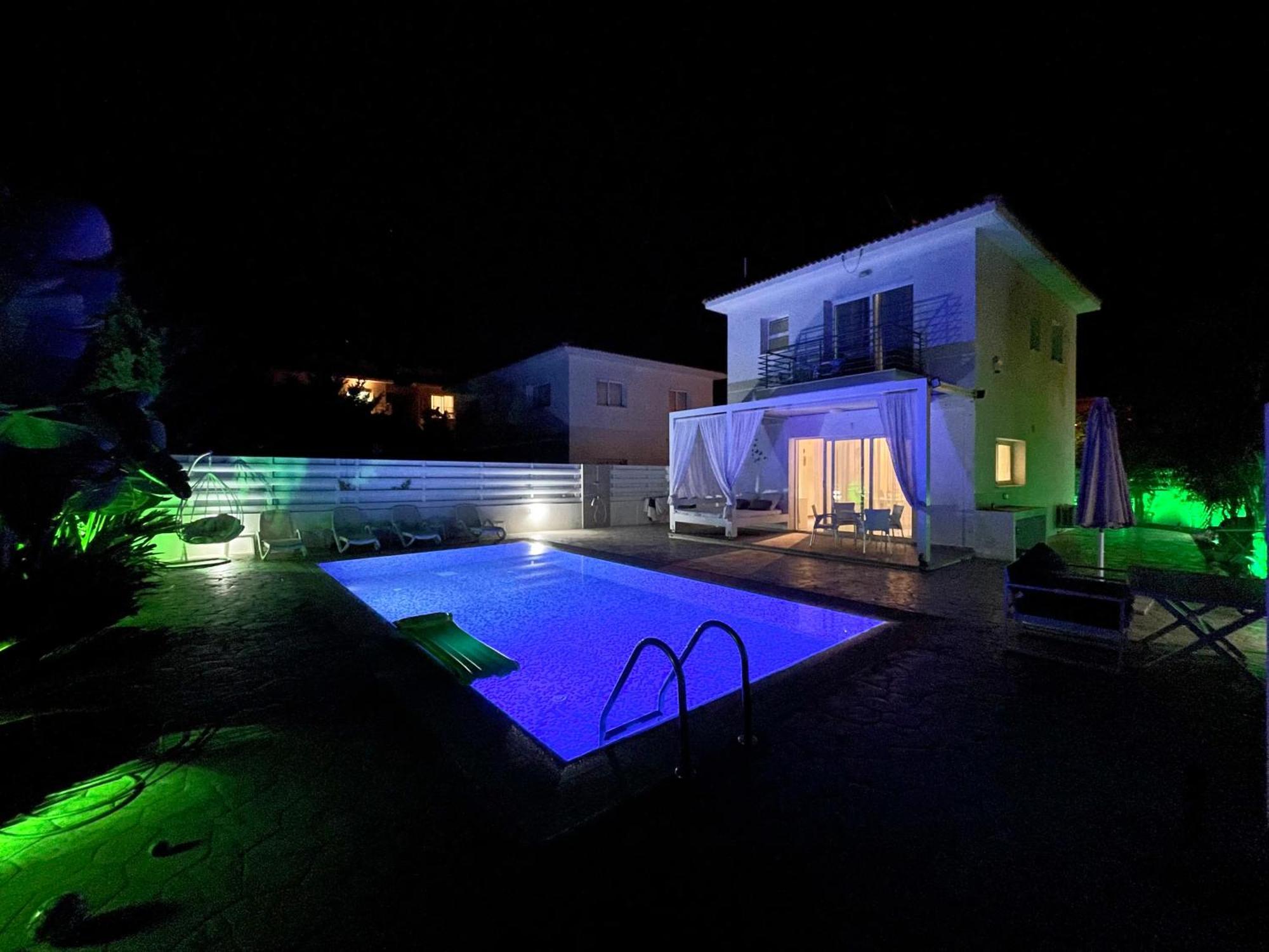 Villa Kolibri- Mythical Sands Paralimni Exterior foto
